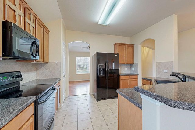 1065 Aviary Drive, Aubrey, TX 76227