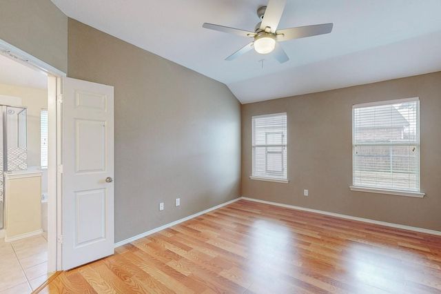1065 Aviary Drive, Aubrey, TX 76227