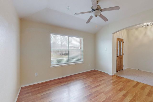 1065 Aviary Drive, Aubrey, TX 76227