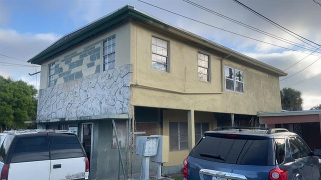 902 S 15th S Street, Fort Pierce, FL 34950