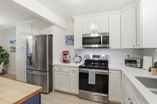 1153 30th Avenue, Santa Cruz, CA 95062
