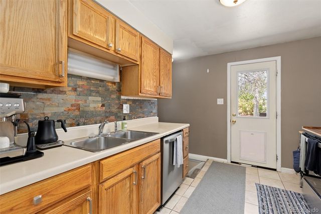 6993 W Hinsdale Drive, Littleton, CO 80128