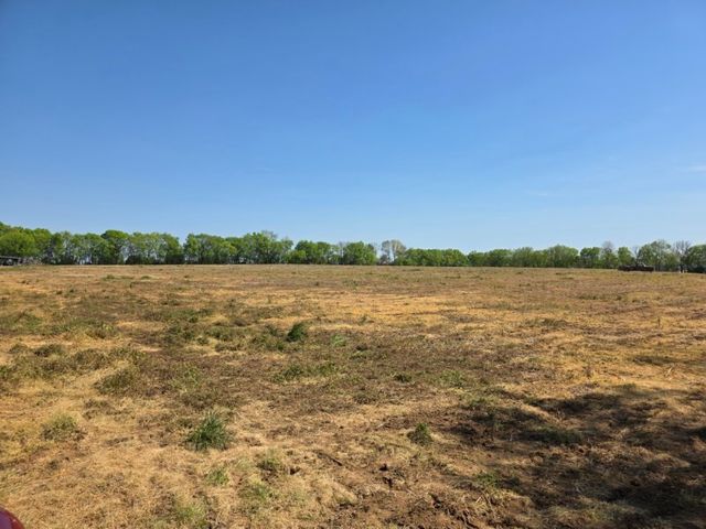 2 Old Zion Rd, Columbia, TN 38401
