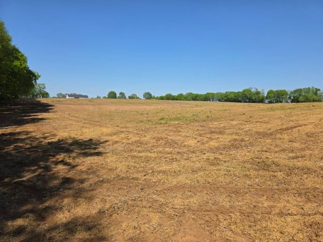 2 Old Zion Rd, Columbia, TN 38401