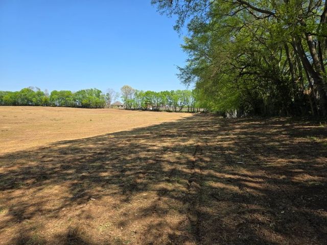 2 Old Zion Rd, Columbia, TN 38401