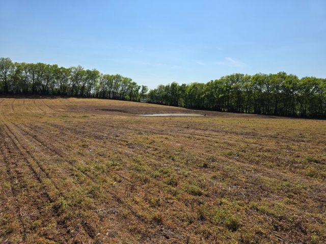 2 Old Zion Rd, Columbia, TN 38401