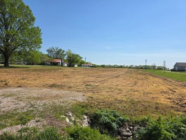 2 Old Zion Rd, Columbia, TN 38401