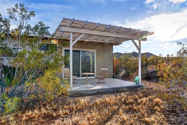 437 Mallow Road, Landers, CA 92285