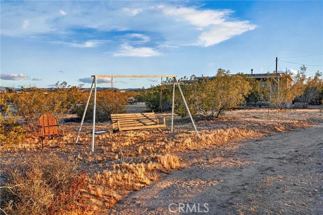 437 Mallow Road, Landers, CA 92285