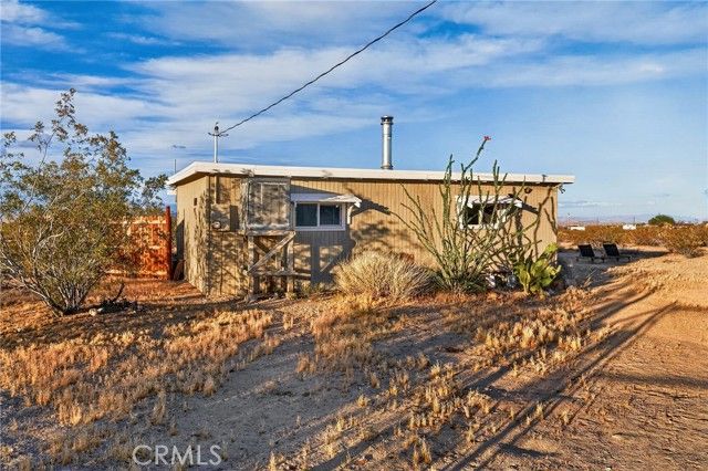 437 Mallow Road, Landers, CA 92285