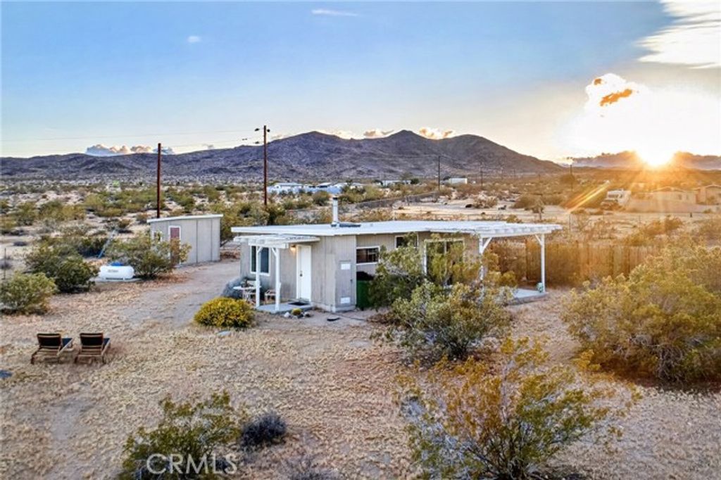 437 Mallow Road, Landers, CA 92285