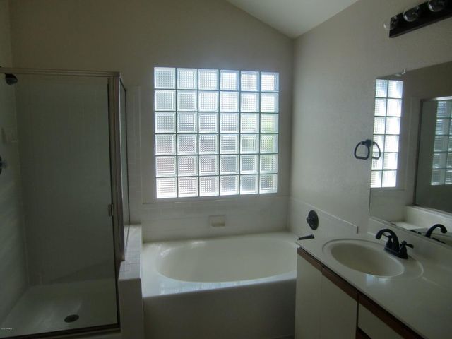 3305 E Wildwood Drive, Phoenix, AZ 85048