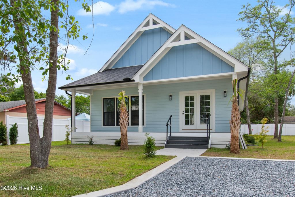106 NW 23rd Street, Oak Island, NC 28465