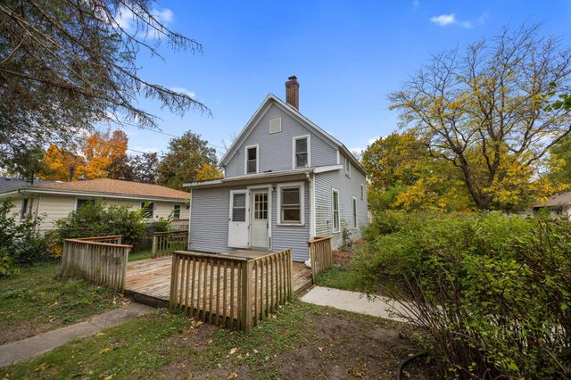 245 8th Avenue N, Hopkins, MN 55343