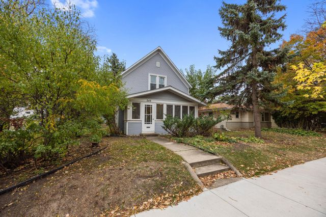245 8th Avenue N, Hopkins, MN 55343