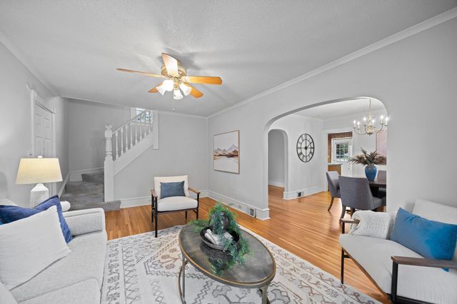 245 8th Avenue N, Hopkins, MN 55343