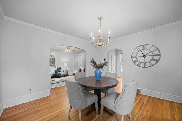 245 8th Avenue N, Hopkins, MN 55343