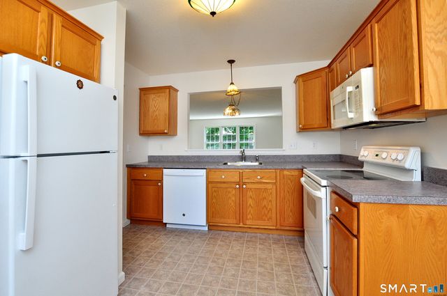310 Kings Landing 310, Windsor, CT 06095