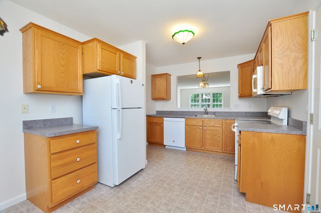 310 Kings Landing 310, Windsor, CT 06095