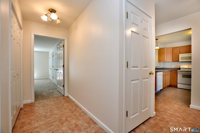 310 Kings Landing 310, Windsor, CT 06095