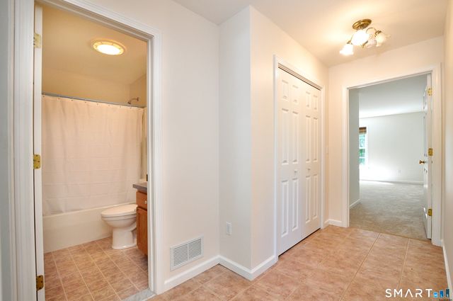 310 Kings Landing 310, Windsor, CT 06095