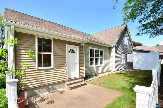 310 Kings Landing 310, Windsor, CT 06095