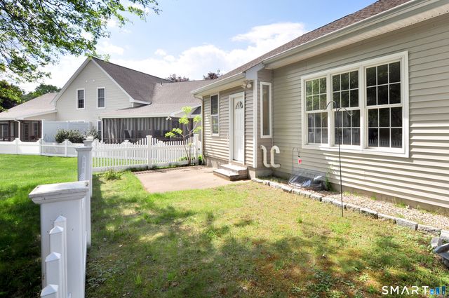 310 Kings Landing 310, Windsor, CT 06095
