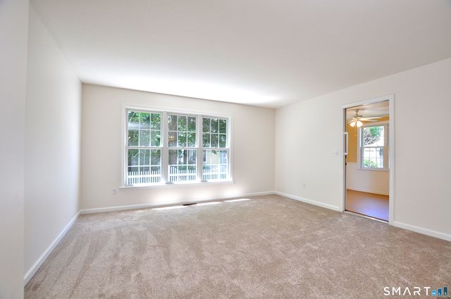 310 Kings Landing 310, Windsor, CT 06095