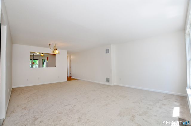 310 Kings Landing 310, Windsor, CT 06095
