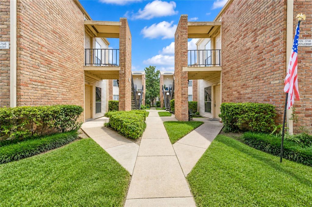 3741 Thistlemont Drive, Houston, TX 77042