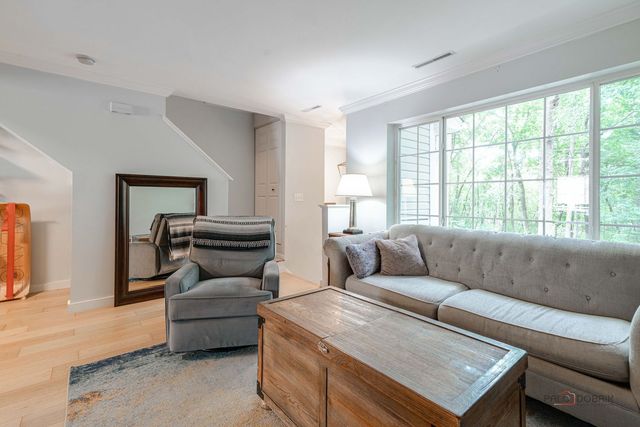 287 W Whispering Oaks Lane, Round Lake, IL 60073
