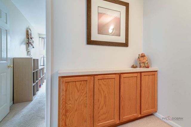 287 W Whispering Oaks Lane, Round Lake, IL 60073