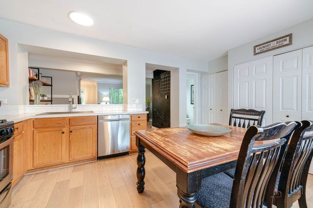 287 W Whispering Oaks Lane, Round Lake, IL 60073