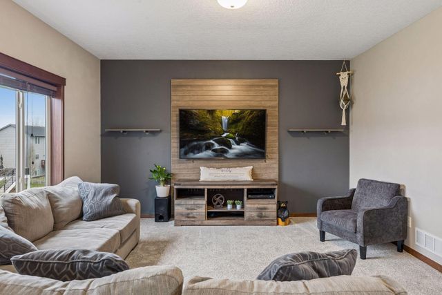 1056 3rd Street SW, Delano, MN 55328