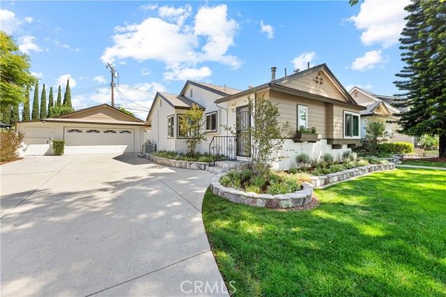 1751 W Bowling, Anaheim, CA 92804