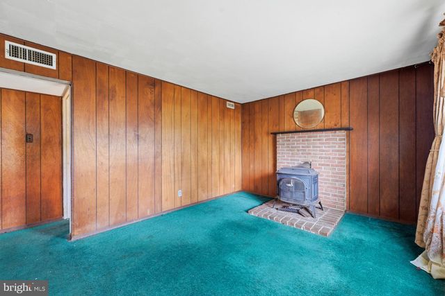 563 WILK DR, Morrisville, PA 19067