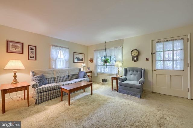 729 SKYLINE DR, Lancaster, PA 17601