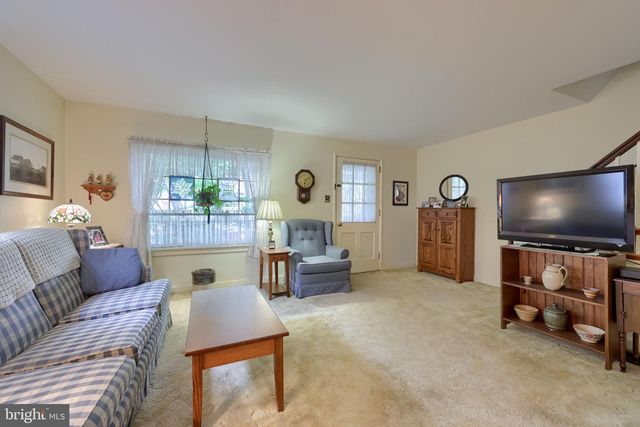 729 SKYLINE DR, Lancaster, PA 17601