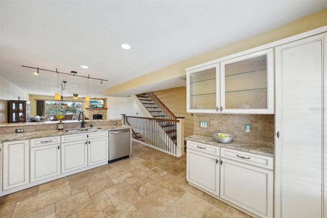 637 PINELLAS BAYWAY 105, Tierra Verde, FL 33715