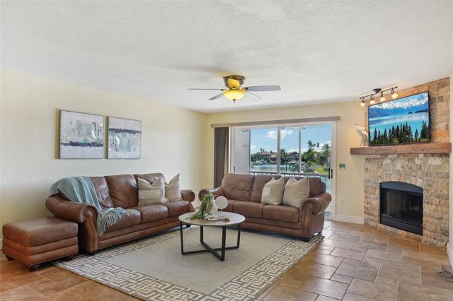 637 PINELLAS BAYWAY 105, Tierra Verde, FL 33715