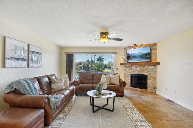 637 PINELLAS BAYWAY 105, Tierra Verde, FL 33715