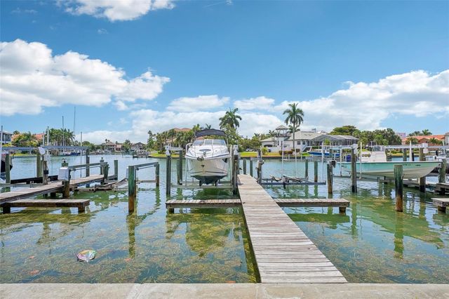 637 PINELLAS BAYWAY 105, Tierra Verde, FL 33715