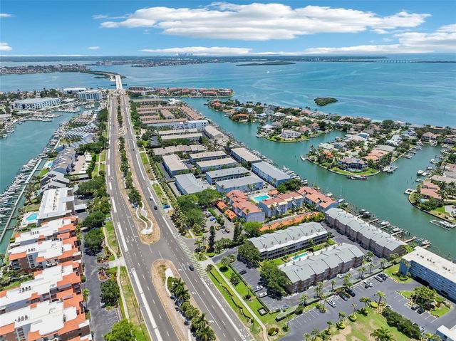 637 PINELLAS BAYWAY 105, Tierra Verde, FL 33715