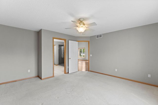 5208 Deerfield Lane SE, Prior Lake, MN 55372
