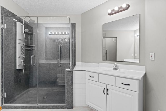 5208 Deerfield Lane SE, Prior Lake, MN 55372