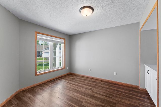 5208 Deerfield Lane SE, Prior Lake, MN 55372