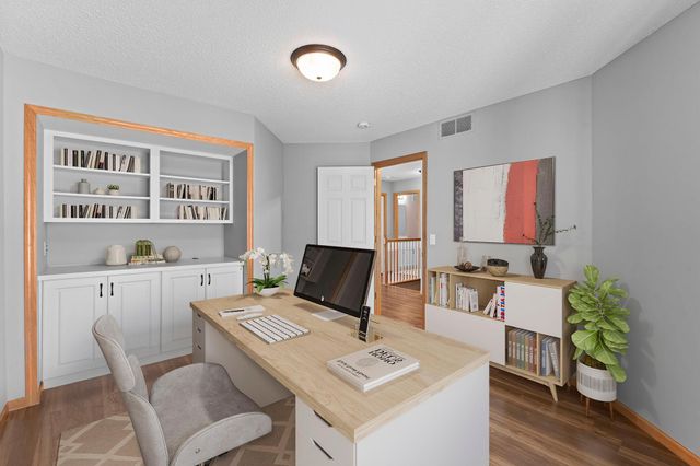 5208 Deerfield Lane SE, Prior Lake, MN 55372