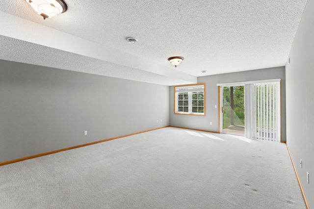 5208 Deerfield Lane SE, Prior Lake, MN 55372