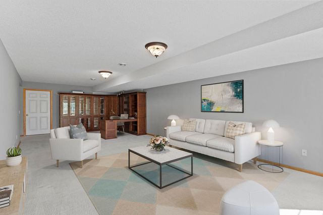 5208 Deerfield Lane SE, Prior Lake, MN 55372