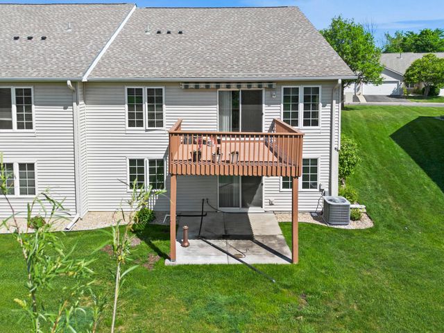 5208 Deerfield Lane SE, Prior Lake, MN 55372